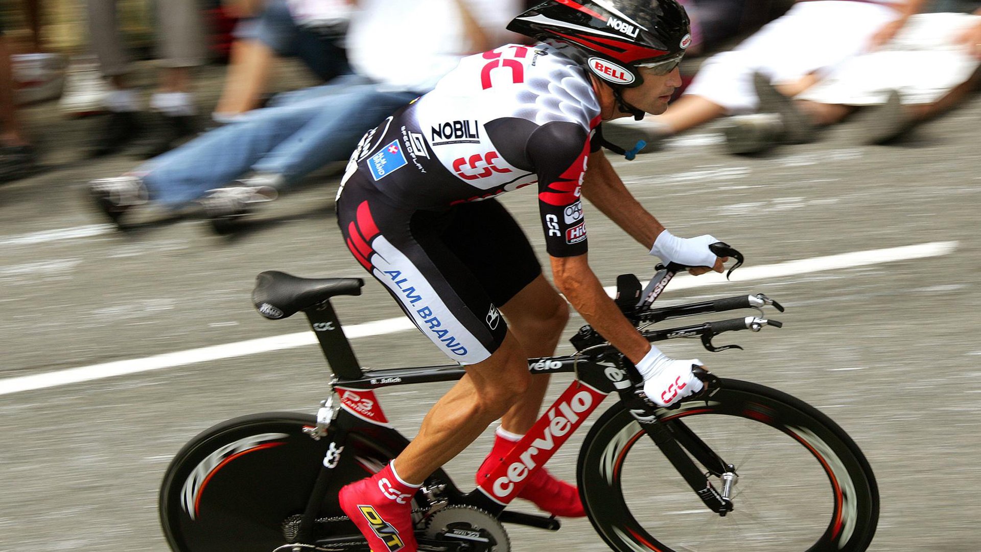 开云app下载安装-_场外精彩：明星名人助阵网球盛事_，名人打网球